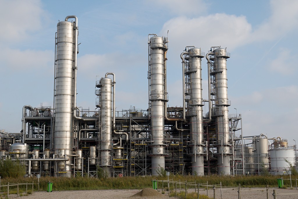 industrie europoort botlek rotterdam hdr haven industriegebied centrale maasvlakte energie raffinaderij fabriek chemie plant tata steel economie technologie techniek opslag overslag